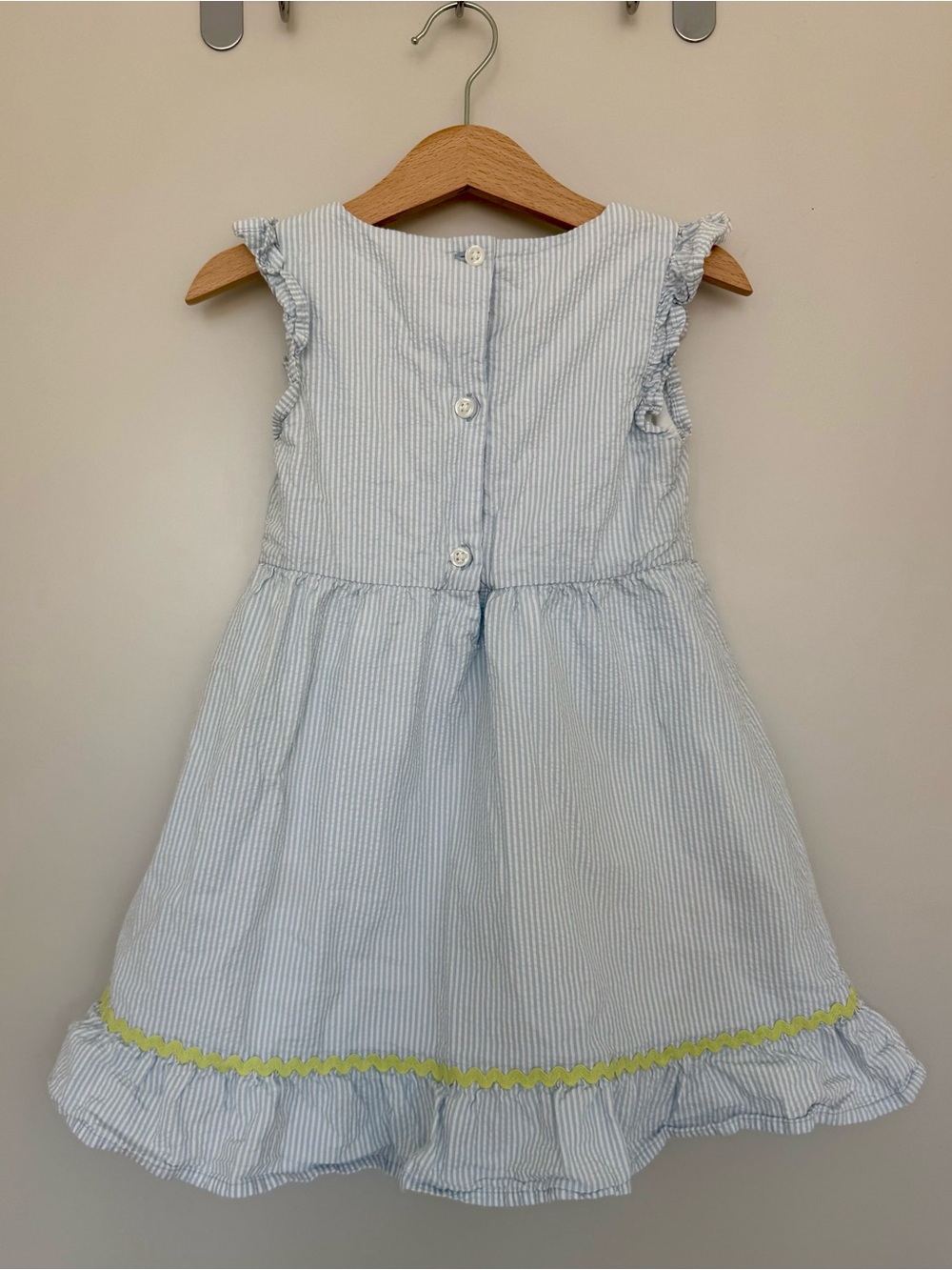 Gymboree Light Blue Seersucker Ruffle Dress with Daisy Appliqué - Picture 6 of 8